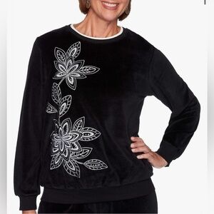 Alfred Dunner Long Sleeve Black White Embroidered Flowers Small Grandma Velour